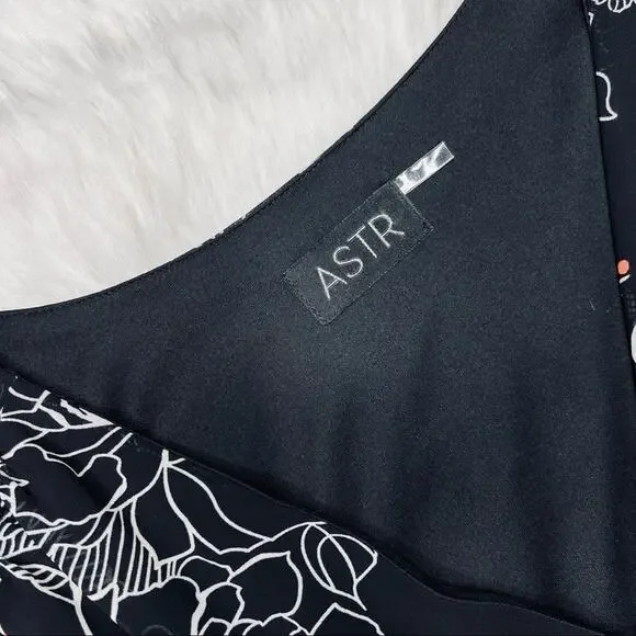 ASTR Black Floral Romper Size Medium Chiffon Boho Dark Romantic Festival Casual - Picture 12 of 16